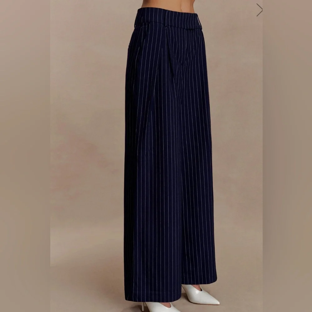 NWT Meshki “Jacqueline” Navy Pinstripe Wide-Leg Pants - Picture 2 of 16